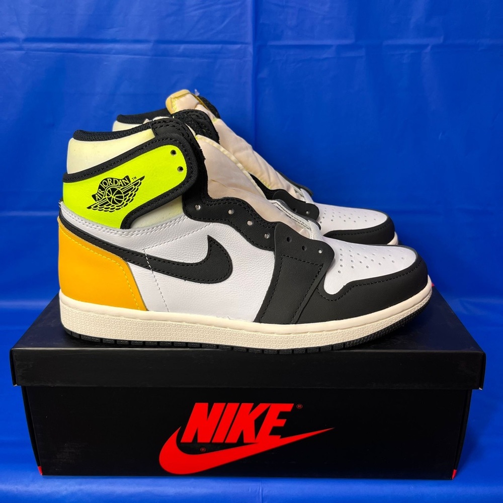 Air Jordan 1 Retro High OG White/Black Size 8